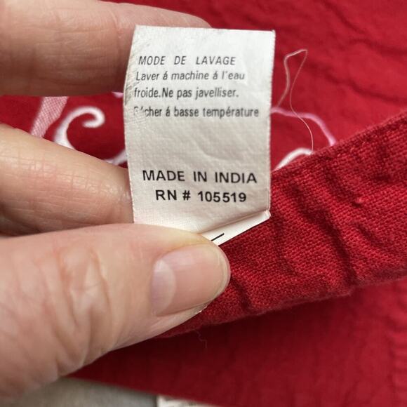 "Love" Valentines Day Placemats Set of 4 Red Stripe Embroidered Heart 12"x18" - Picture 3 of 7